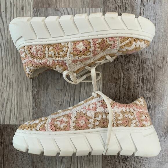 Free People Beau Crochet Sneakers 37 US 6.5 Beige Pink Chunky Sole Cottagecore - Picture 5 of 9